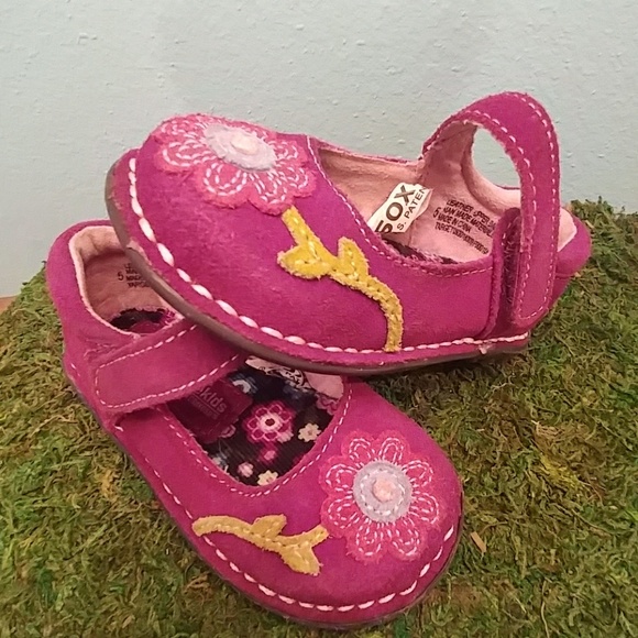 OshKosh B'gosh Other - Genuine kids by OshKosh Suede girl's flower shoes